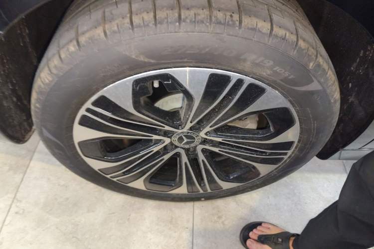 Used Mercedes-Benz E-Class 2026 E 300 L Luxury Right Rear Wheel Hub