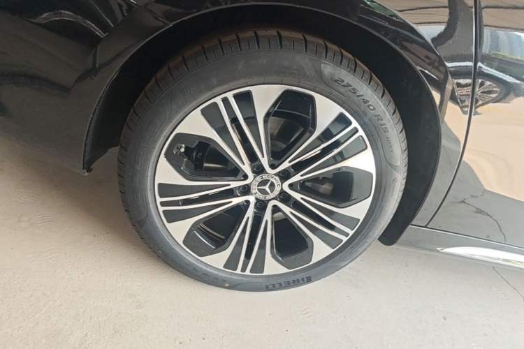 Used Mercedes-Benz E-Class 2026 Model Facelifted E 300 L Fashion Version Right Rear Wheel Hub