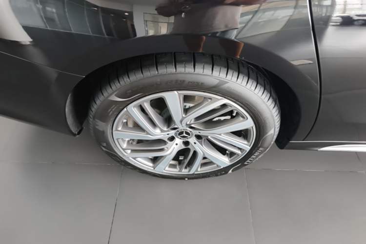 Used Mercedes-Benz E-Class 2026 Model Facelifted E 300 L Fashion Version Right Rear Wheel Hub