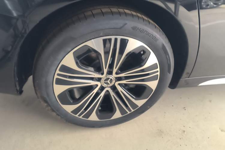 Used Mercedes-Benz E-Class 2026 E 300 L Luxury Right Rear Wheel Hub