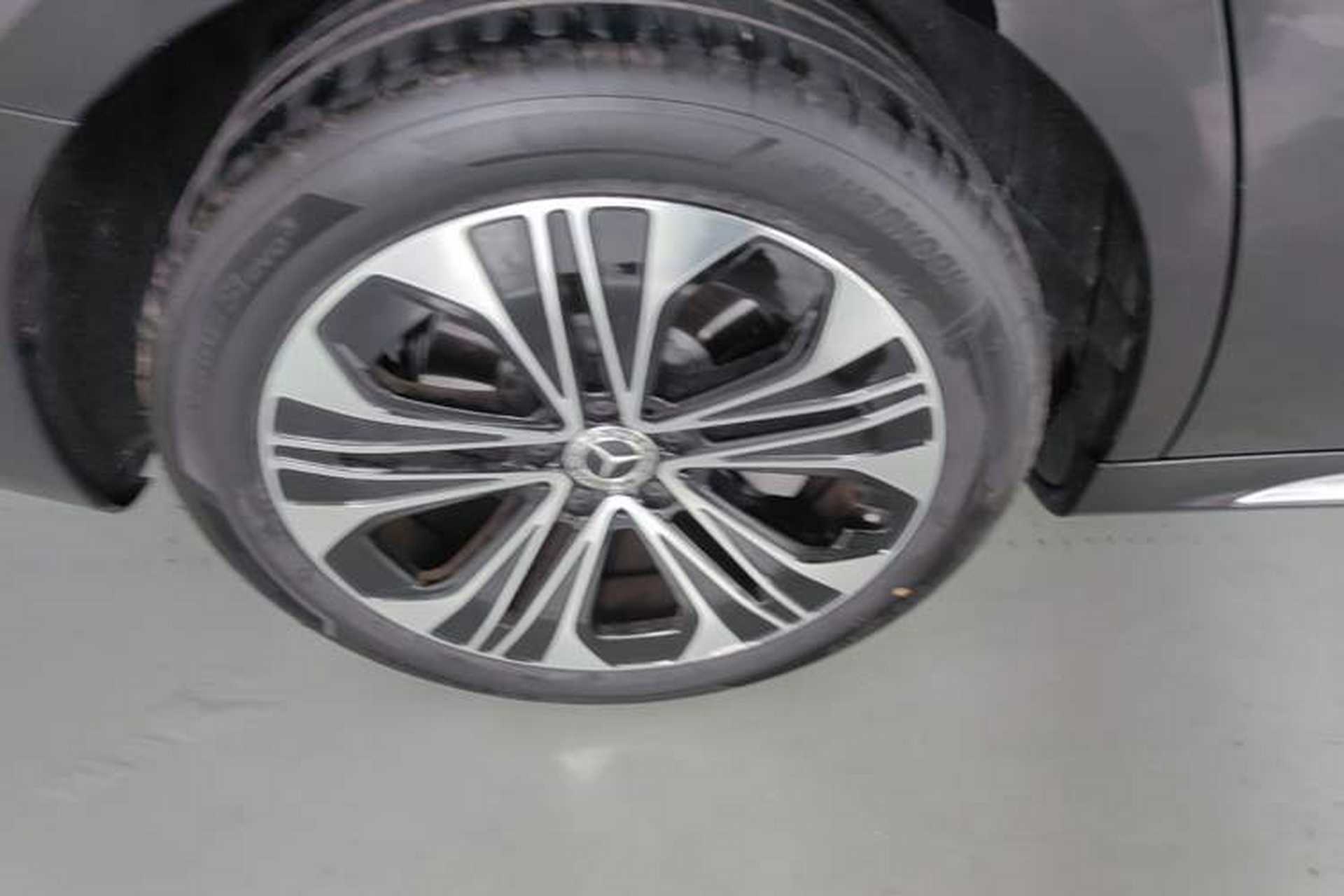 Used Mercedes-Benz E-Class 2026 E 300 L Luxury Right Rear Wheel Hub