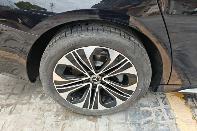 Used Mercedes-Benz E-Class 2026 E 300 L Luxury Right Rear Wheel Hub