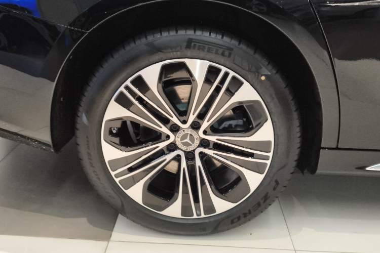 Used Mercedes-Benz E-Class 2026 E 300 L Luxury Right Rear Wheel Hub