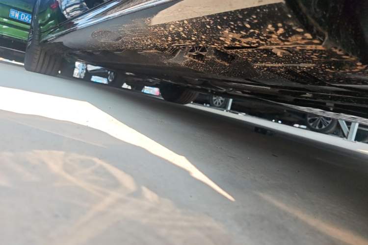 Used Mercedes-Benz E-Class 2026 Model Facelifted E 300 L Fashion Version Right Side Sill