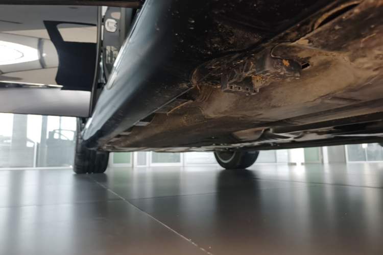 Used Mercedes-Benz E-Class 2026 Model Facelifted E 300 L Fashion Version Right Side Sill
