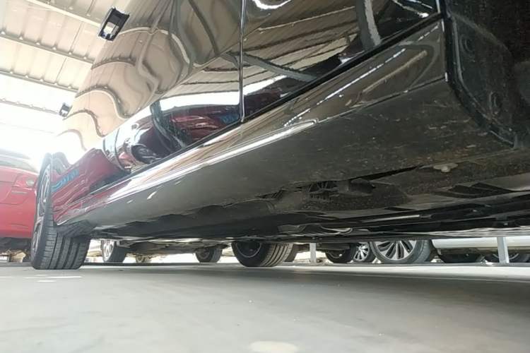 Used Mercedes-Benz E-Class 2026 Model Facelifted E 300 L Fashion Version Right Side Sill