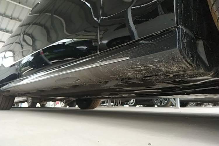 Used Mercedes-Benz E-Class 2026 E 300 L Luxury Right Side Sill