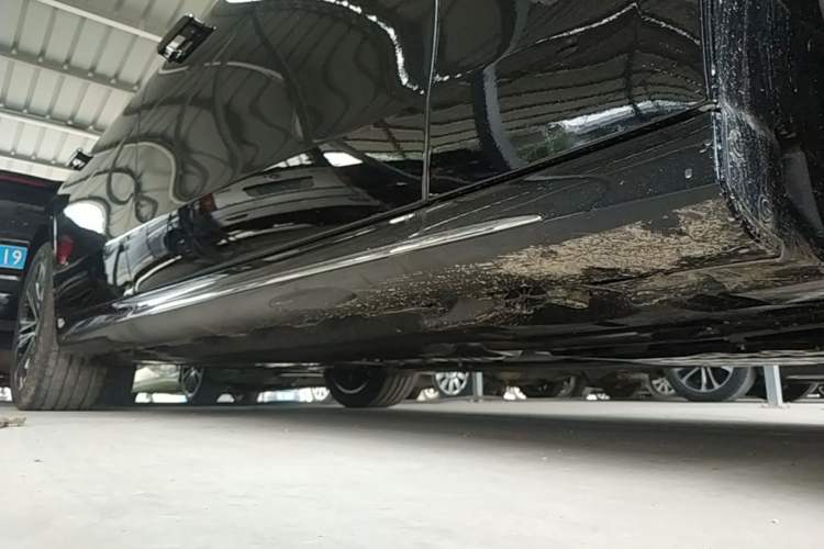 Used Mercedes-Benz E-Class 2026 E 300 L Luxury Right Side Sill