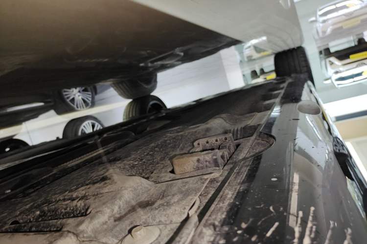 Used Mercedes-Benz E-Class 2026 E 300 L Luxury Right Side Sill