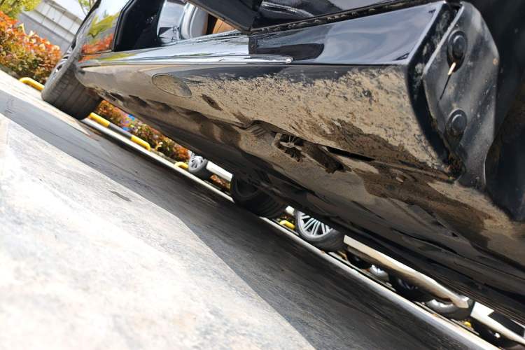 Used Mercedes-Benz E-Class 2026 E 300 L Luxury Right Side Sill