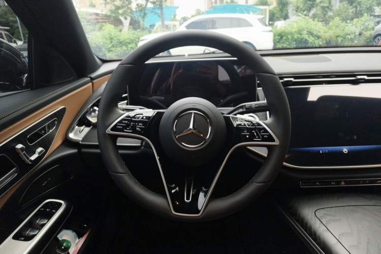 Used Mercedes-Benz E-Class 2026 E 260 L Classic Edition Steering Wheel