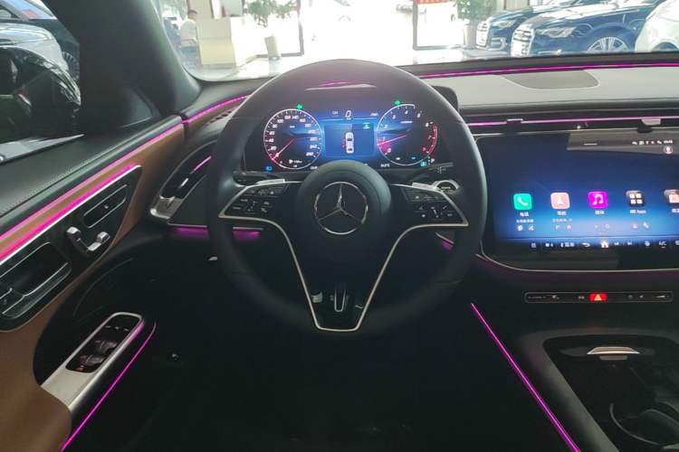 Used Mercedes-Benz E-Class 2026 E 260 L Classic Edition Steering Wheel