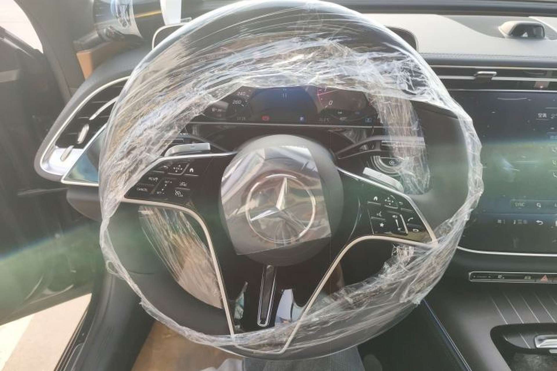 Used Mercedes-Benz E-Class 2026 E 300 L Luxury Steering Wheel