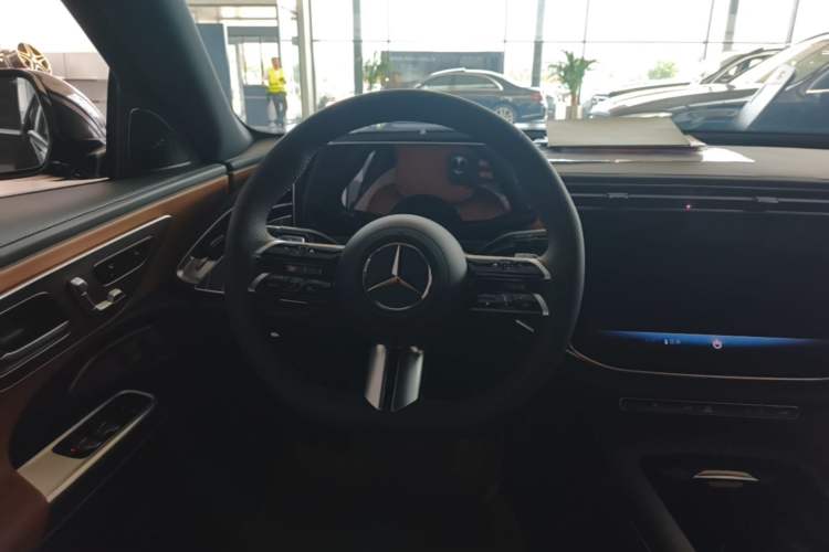 Used Mercedes-Benz E-Class 2026 Model Facelifted E 300 L Fashion Version Steering Wheel