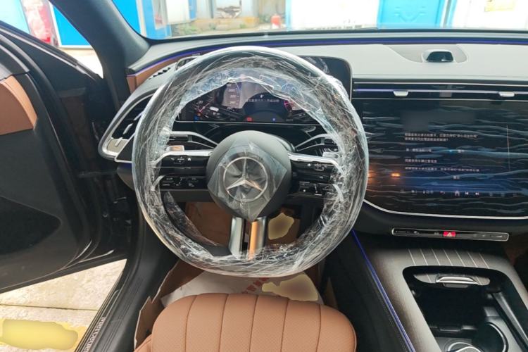 Used Mercedes-Benz E-Class 2026 Model, Restyled E 300 L Luxury Version Steering Wheel