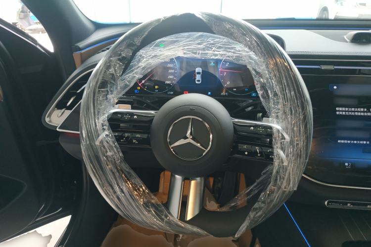 Used Mercedes-Benz E-Class 2026 Model, Restyled E 300 L Luxury Version Steering Wheel