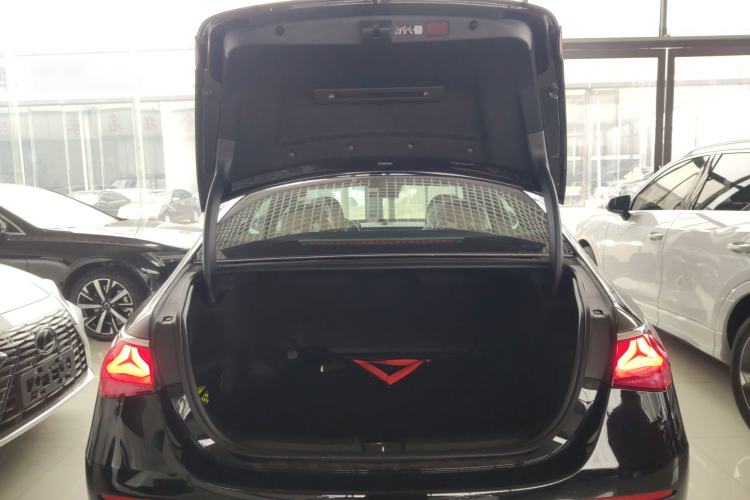 Used Mercedes-Benz E-Class 2026 E 300 L Luxury Trunk