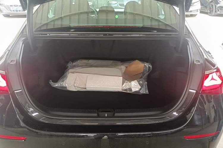 Used Mercedes-Benz E-Class 2026 E 300 L Luxury Trunk