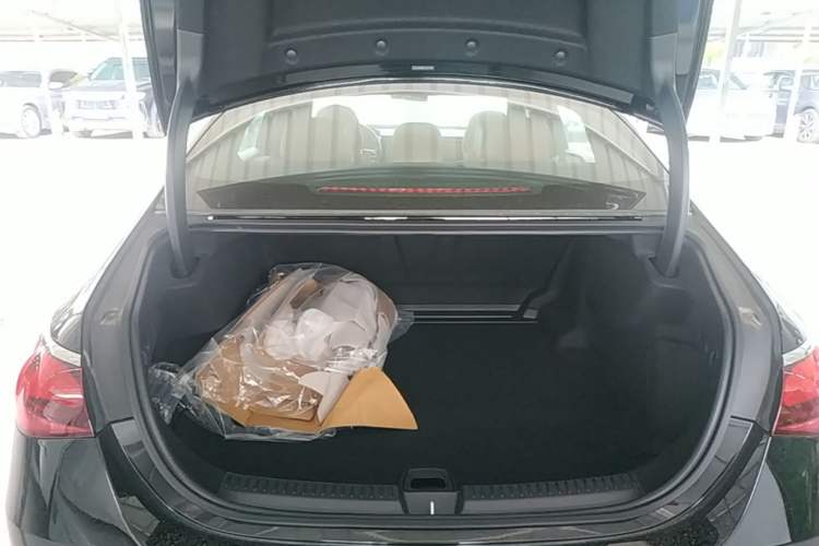 Used Mercedes-Benz E-Class 2026 E 300 L Luxury Trunk