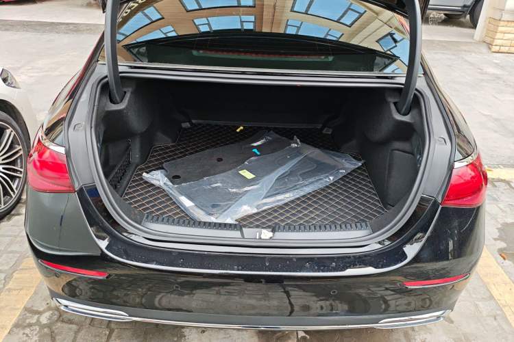 Used Mercedes-Benz E-Class 2026 E 300 L Luxury Trunk