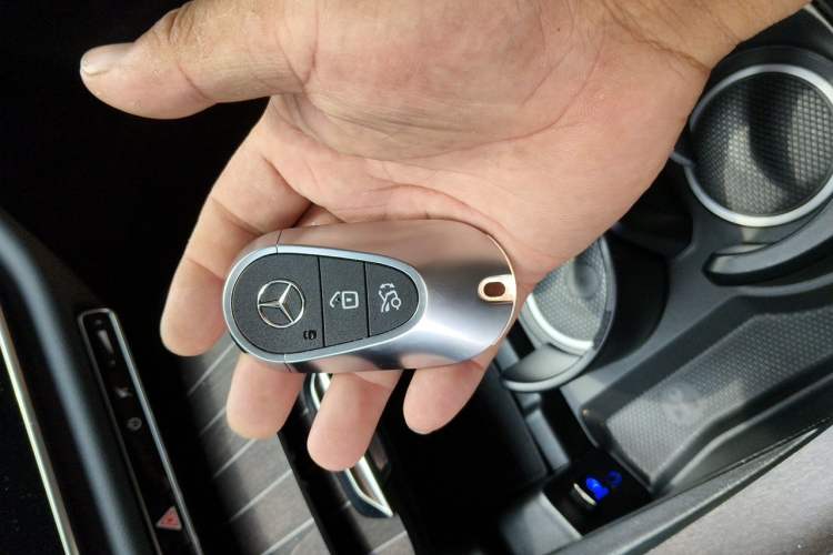 Used Mercedes-Benz E-Class  Vehicle Key