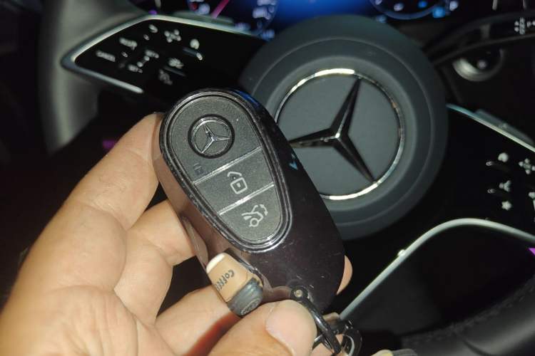 Used Mercedes-Benz E-Class 2026 E 260 L Classic Edition Vehicle Key