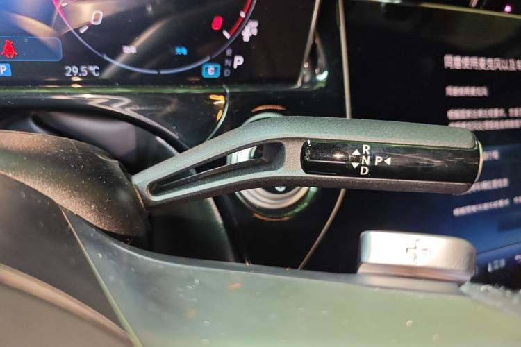 Used Mercedes-Benz E-Class 2026 E 300 L Luxury Gear Lever