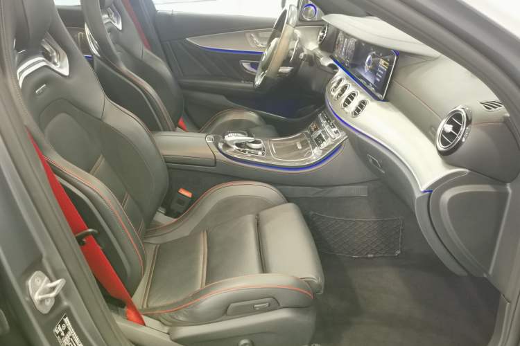 Used Mercedes-Benz E-Class AMG 2017 AMG E 43 4MATIC Special Edition Interior 8