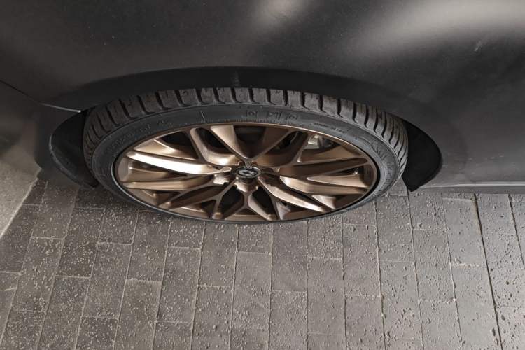 Used Mercedes-Benz E-Class AMG 2017 AMG E 43 4MATIC Special Edition Left Front Wheel Hub