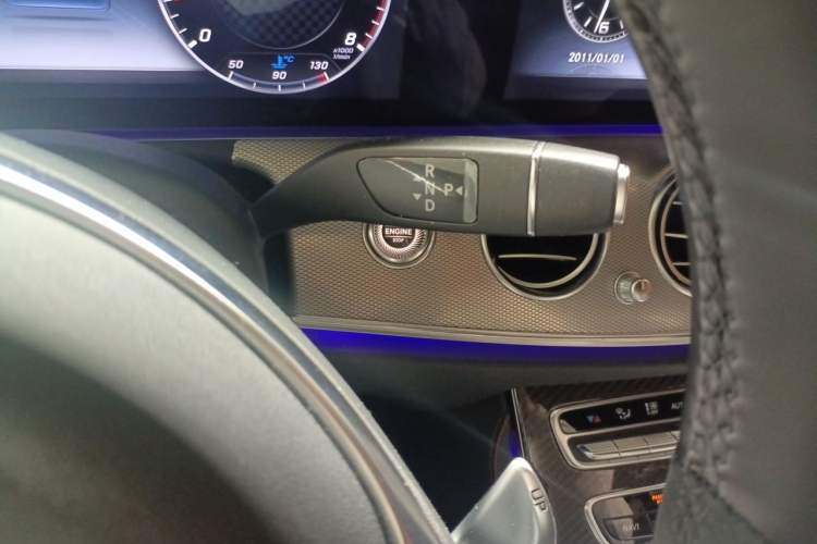 Used Mercedes-Benz E-Class AMG 2017 AMG E 43 4MATIC Special Edition Gear Lever