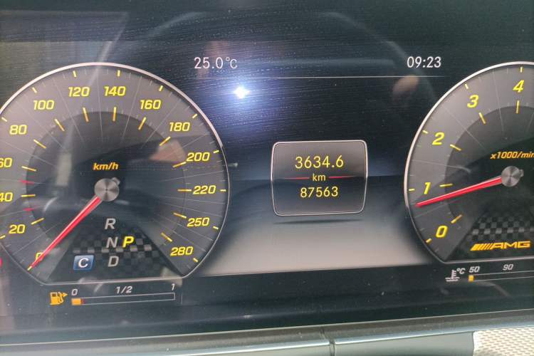 Used Mercedes-Benz E-Class AMG 2017 AMG E 43 4MATIC Special Edition Odometer Close Up