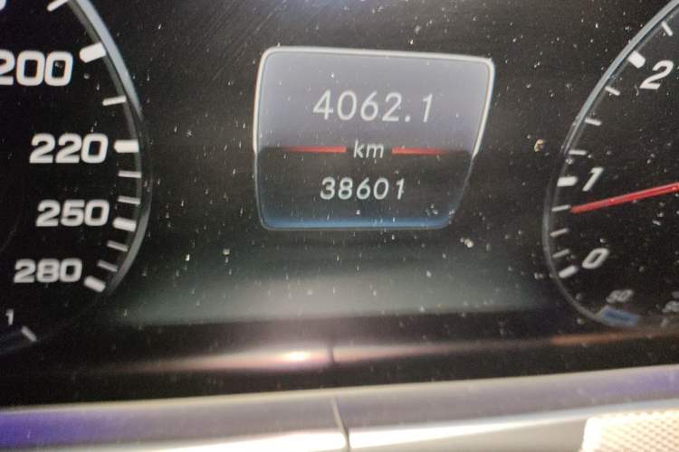 Used Mercedes-Benz E-Class AMG 2017 AMG E 43 4MATIC Special Edition Odometer Close Up