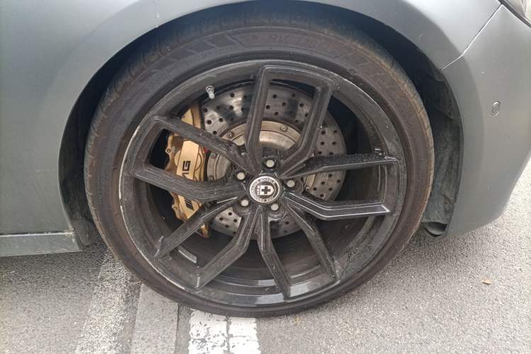 Used Mercedes-Benz E-Class AMG 2017 AMG E 43 4MATIC Special Edition Right Front Wheel Hub