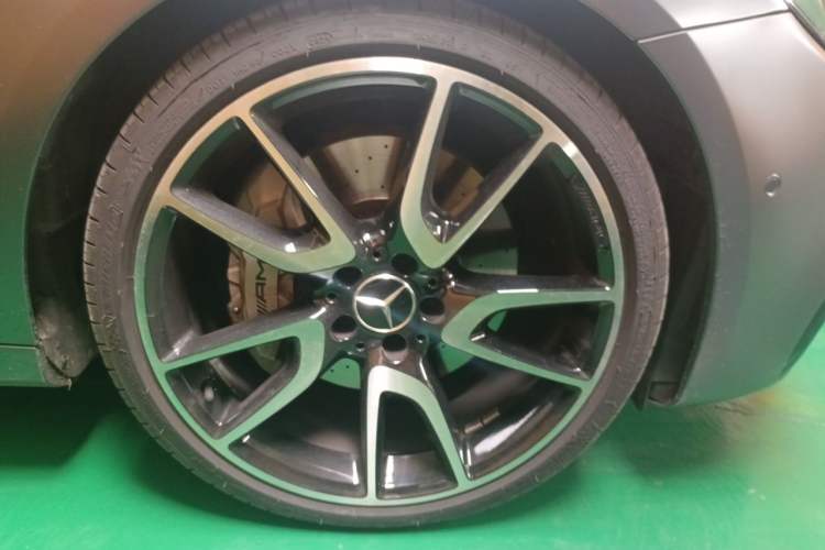 Used Mercedes-Benz E-Class AMG 2017 AMG E 43 4MATIC Special Edition Right Front Wheel Hub