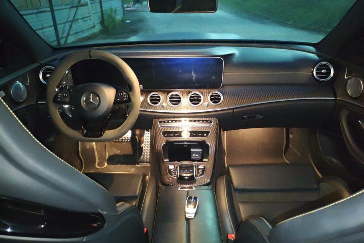 Used Mercedes-Benz E-Class AMG 2018 AMG E 63 S 4MATIC+ Special Edition Center Console