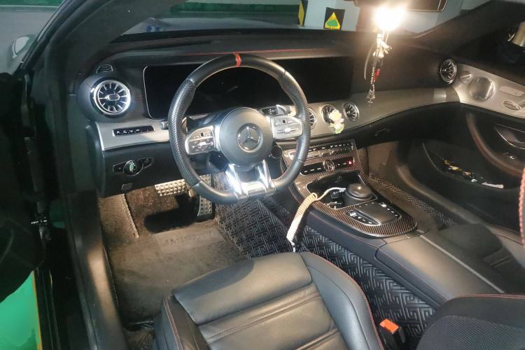 Used Mercedes-Benz E-Class AMG 2019 AMG E 53 4MATIC+ Coupe Center Console