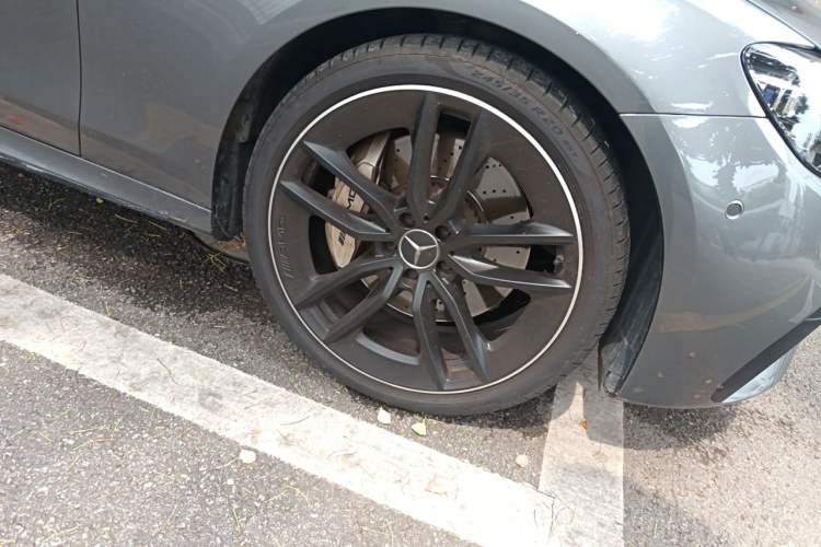 Used Mercedes-Benz E-Class AMG 2021 AMG E 53 4MATIC+ Right Front Wheel Hub