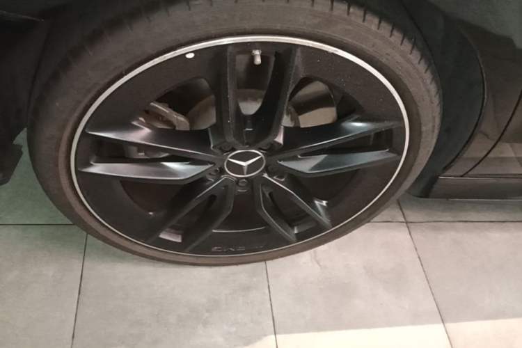 Used Mercedes-Benz E-Class AMG 2022 Facelift AMG E 53 4MATIC+ Right Rear Wheel Hub