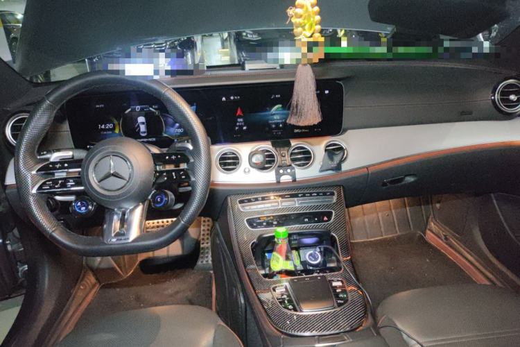 Used Mercedes-Benz E-Class AMG 2023 AMG E 53 4MATIC+ Center Console