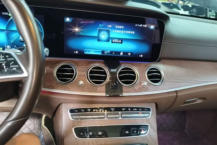 Used Mercedes-Benz E-Class New Energy 2020 E 300 e L Audio And AC Panel