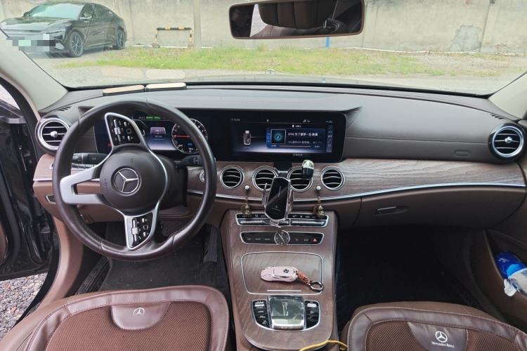 Used Mercedes-Benz E-Class New Energy 2020 E 300 e L Center Console