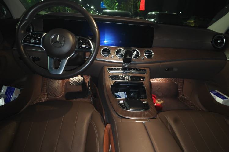 Used Mercedes-Benz E-Class New Energy 2020 E 300 e L Center Console