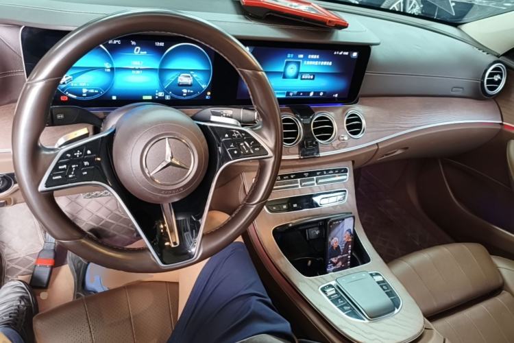 Used Mercedes-Benz E-Class New Energy 2020 E 300 e L Center Console
