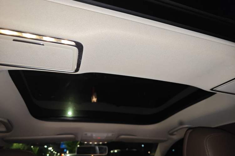 Used Mercedes-Benz E-Class New Energy 2020 E 300 e L Headliner
