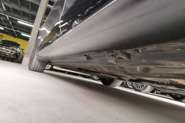 Used Mercedes-Benz E-Class New Energy 2020 E 300 e L Left Side Sill