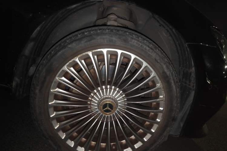 Used Mercedes-Benz E-Class New Energy 2020 E 300 e L Right Front Wheel Hub