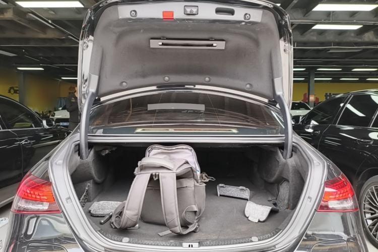 Used Mercedes-Benz E-Class New Energy 2020 E 300 e L Trunk