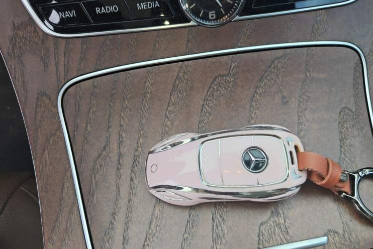 Used Mercedes-Benz E-Class New Energy 2020 E 300 e L Vehicle Key