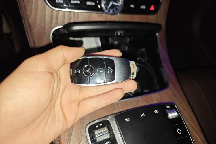 Used Mercedes-Benz E-Class New Energy 2020 E 300 e L Vehicle Key
