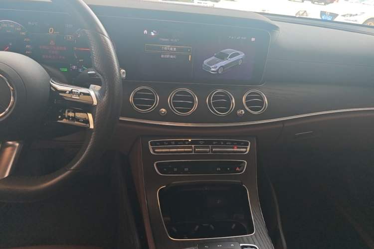 Used Mercedes-Benz E-Class New Energy 2021 E 350 e L Plug-in Hybrid Sports Sedan Audio And AC Panel